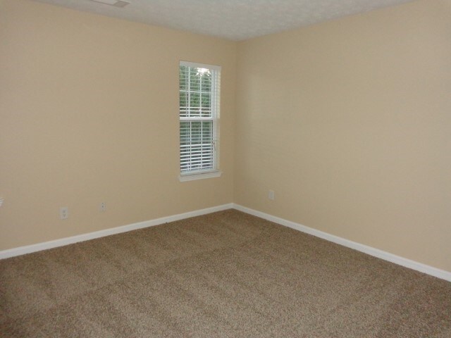 Building Photo - 2533 Plymouth Way