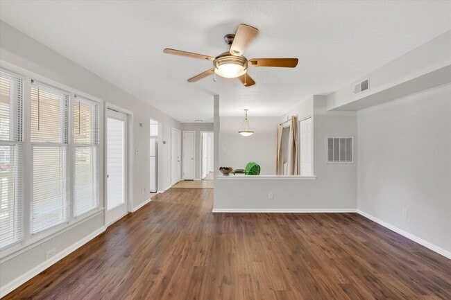 Building Photo - 2811 Edridge Ct