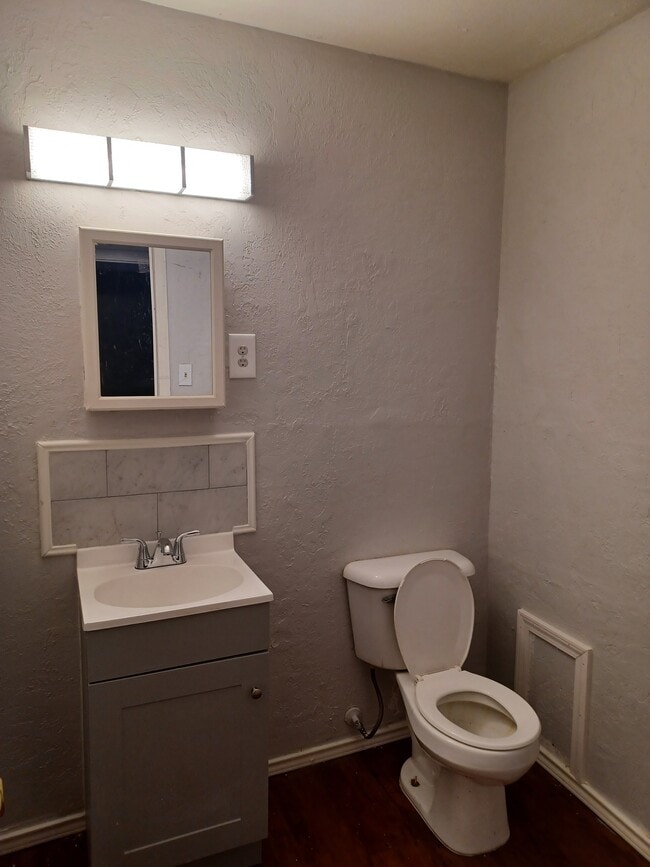 Building Photo - 1410 NW Taylor Ave