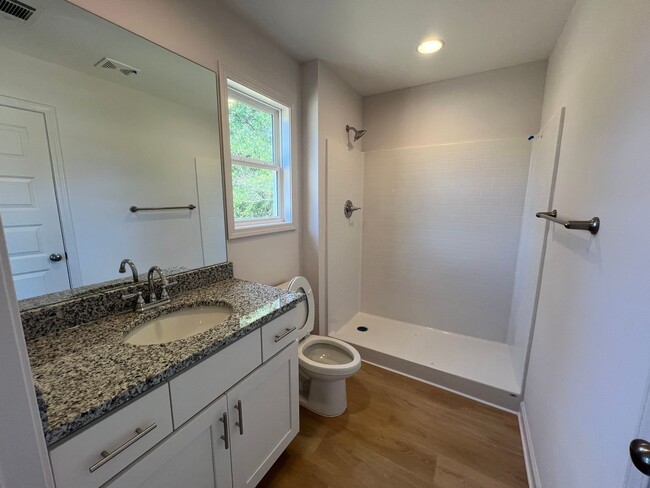 Building Photo - Newly Built 3 Bedroom 2 Bathroom Home in E...