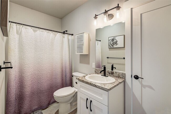 Building Photo - Beautiful 3+ bed, 3 bath home with 4 car garage, VIEWS, chef's kitchen and much more! 9-11 month ...
