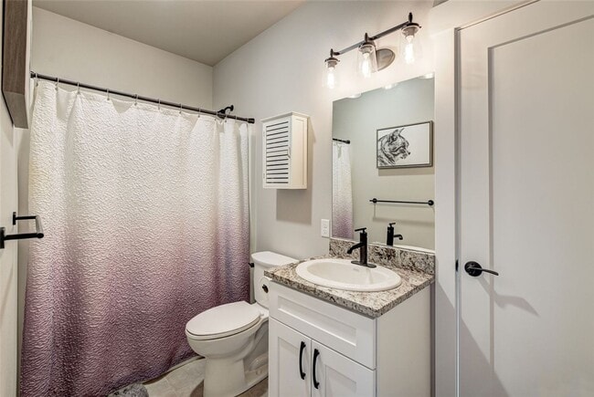 Building Photo - Beautiful 3+ bed, 3 bath home with 4 car garage, VIEWS, chef's kitchen and much more!
