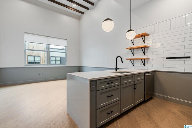 Building Photo - 2212 1st Ave N