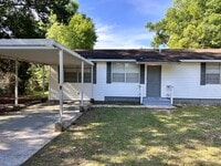 Building Photo - In the heart of Keystone Heights