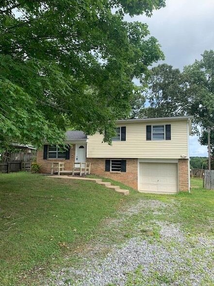 Primary Photo - 4995 Gold Pointe Dr