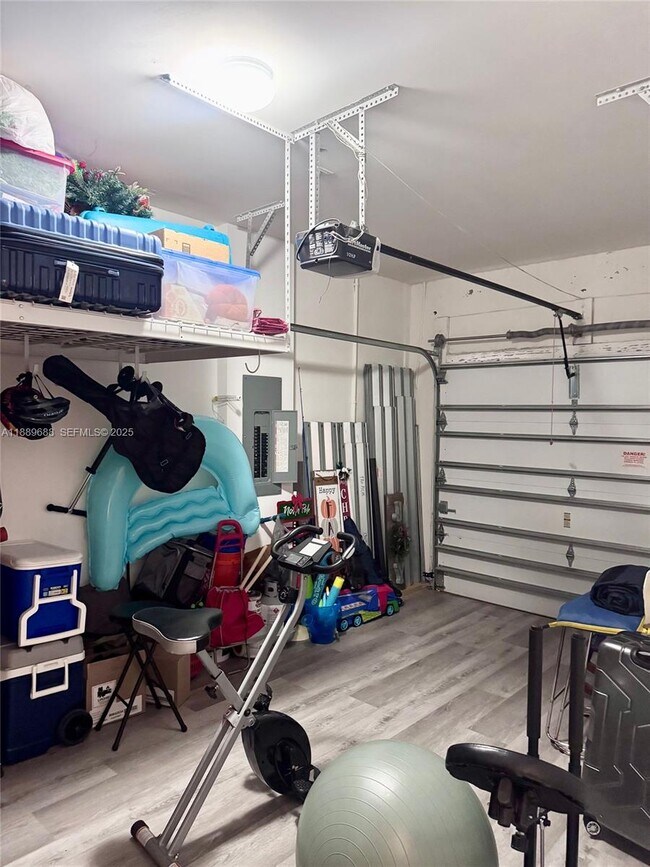 Building Photo - 10300 NW 70th Terrace