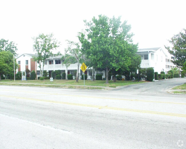 Building Photo - Dover Apartments