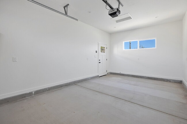 Building Photo - Brand new home in Garfield Historic District!