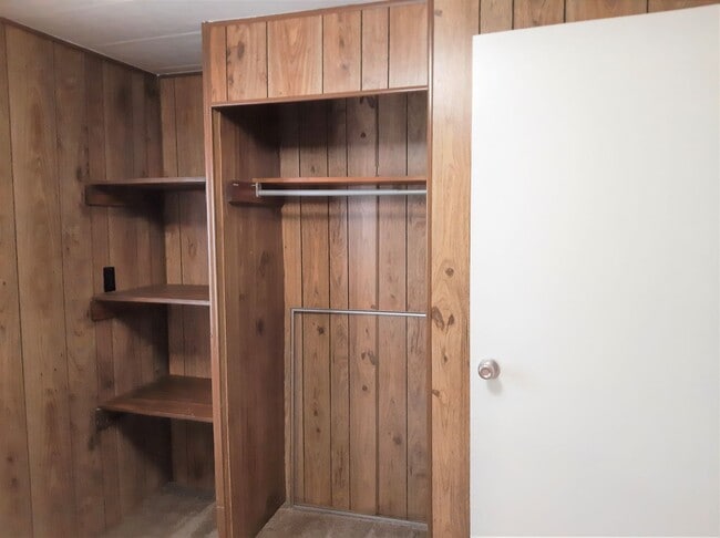Building Photo - 3 Bedroom 1.5 Bath Mobile Home w/ Washer&D...