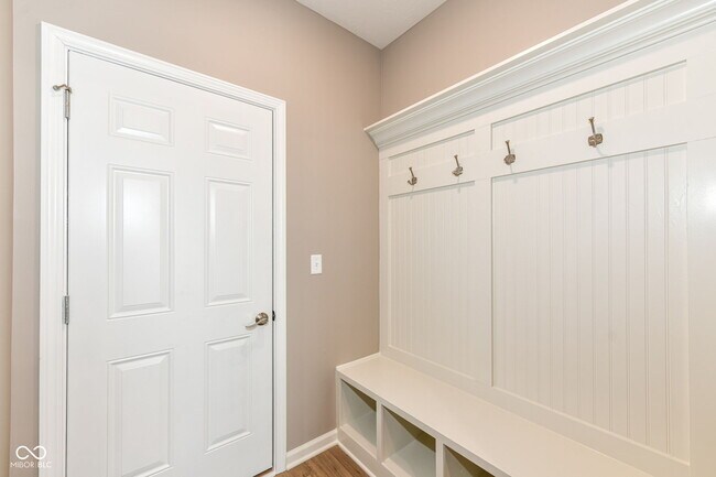 Building Photo - 3279 Haflinger Dr