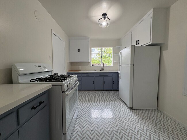 Building Photo - Charming 3-Bedroom Home on Embarcadero Road