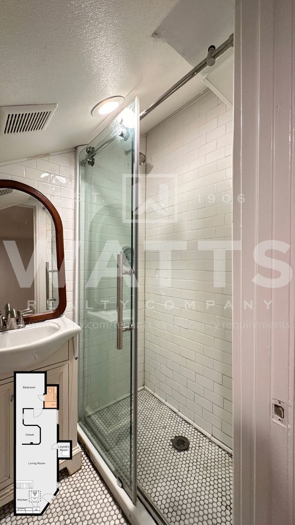 Building Photo - Loft Living in Downtown Birmingham