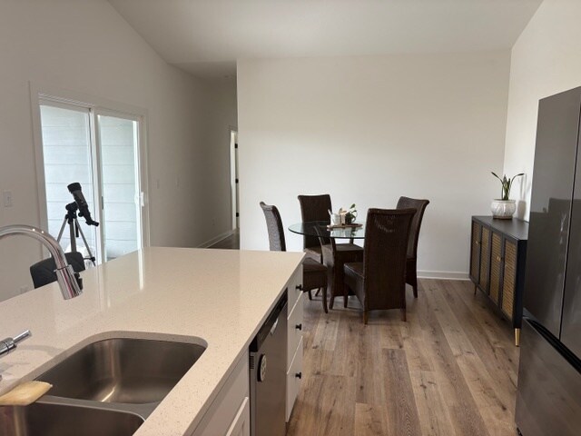 Building Photo - 5290 Pinecrest Ct N