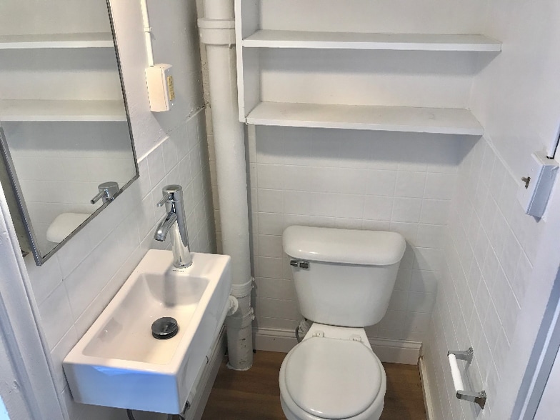 Building Photo - 918 Watson St SW