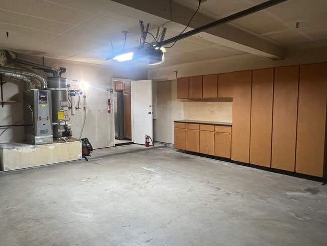 Building Photo - La Ventana Townhouse in Ventura