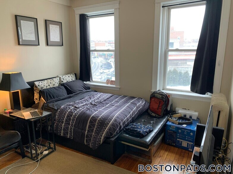 Building Photo - 1197 Commonwealth Ave