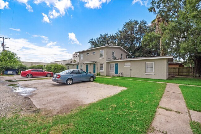 Building Photo - 806 3rd Ave N