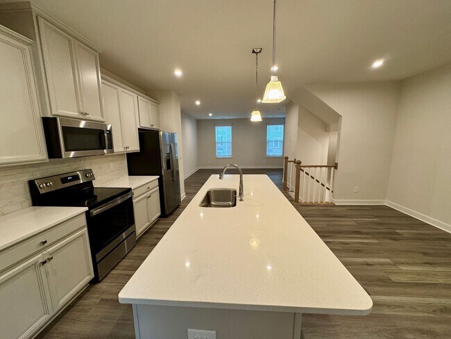 Building Photo - Modern Townhome in Stone Creek Townhomes