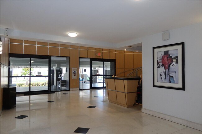Building Photo - 6770 Indian Creek Dr