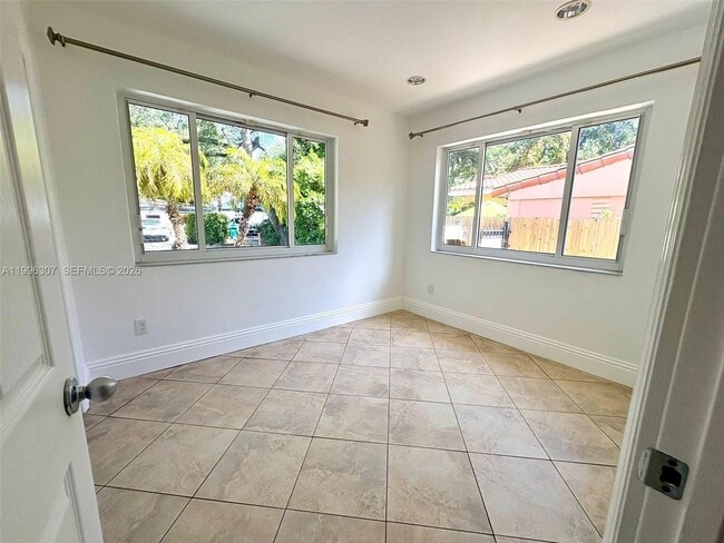 Building Photo - 4190 Pamona Ave