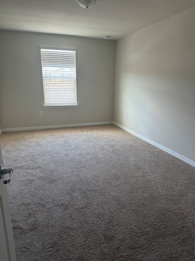Building Photo - 9210 Hillcroft Dr