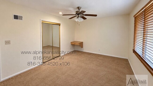 Building Photo - Beautiful Split Level, 5 TRUE Bedrooms!