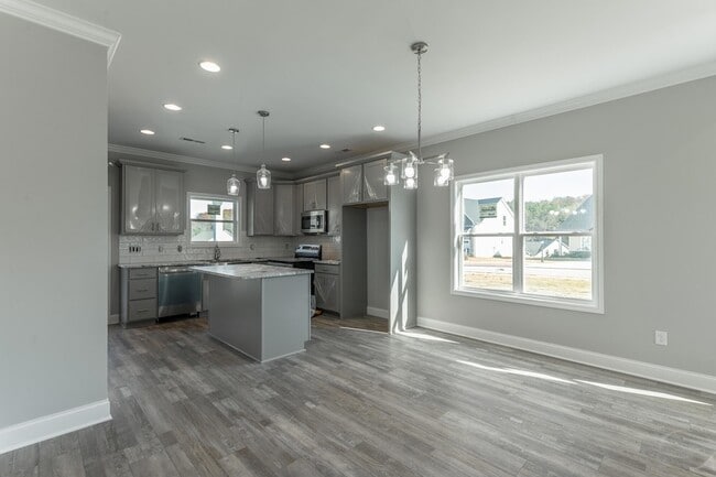 Building Photo - 5085 Oop Rd