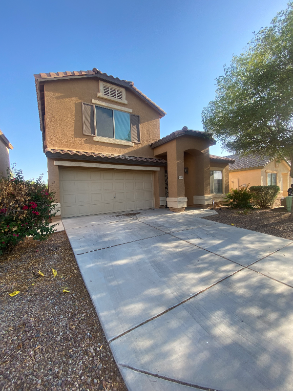 Primary Photo - 40385 W Thornberry Ln