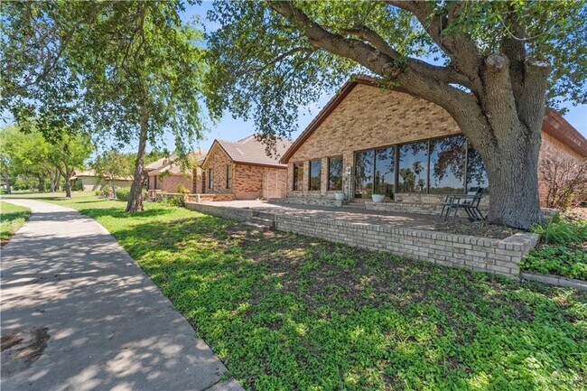 Building Photo - 29 Rio Grande Dr