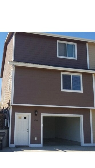 Building Photo - 1041 Alturas Dr