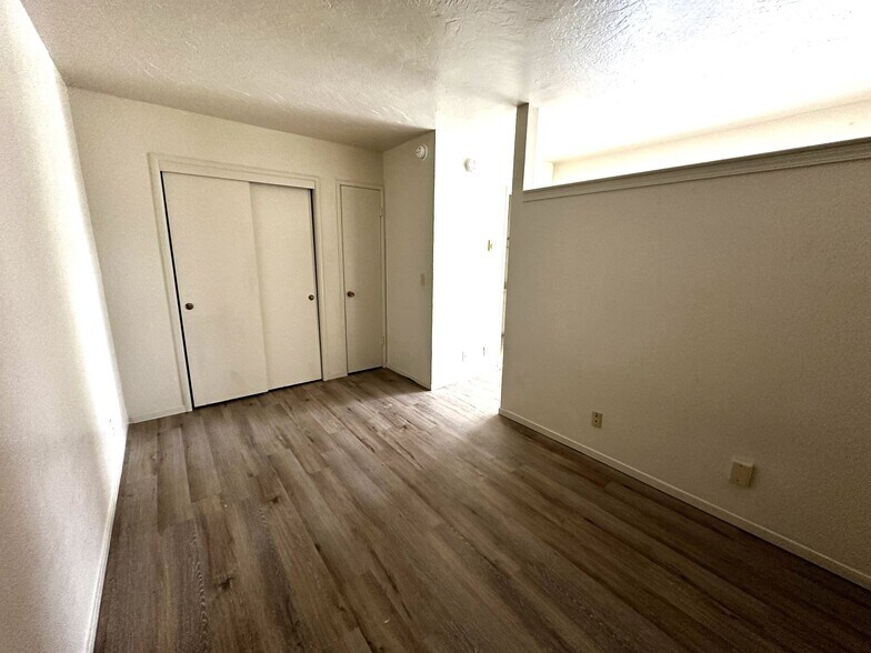 Building Photo - 52 Alley Way