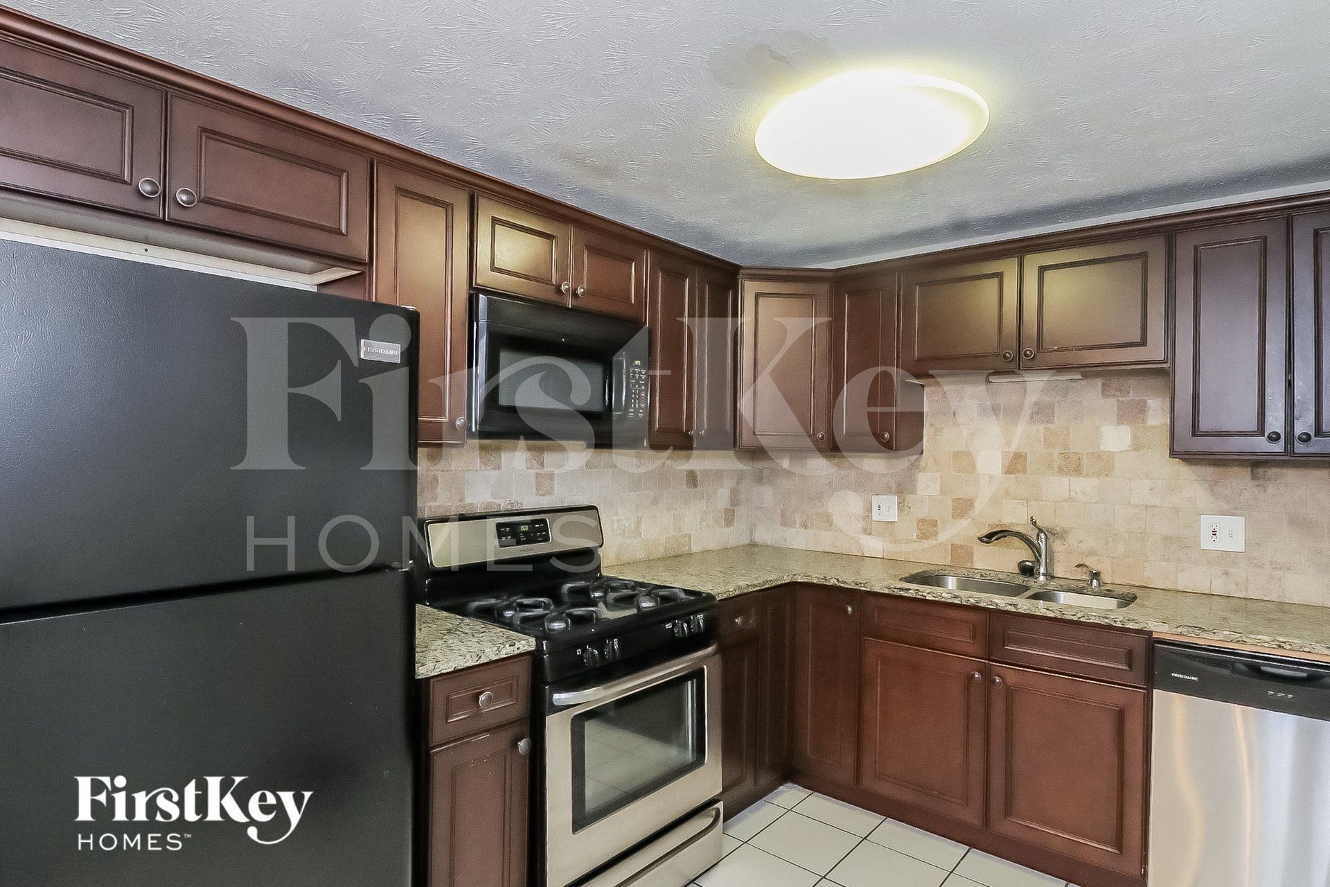 Building Photo - 4788 North Cir