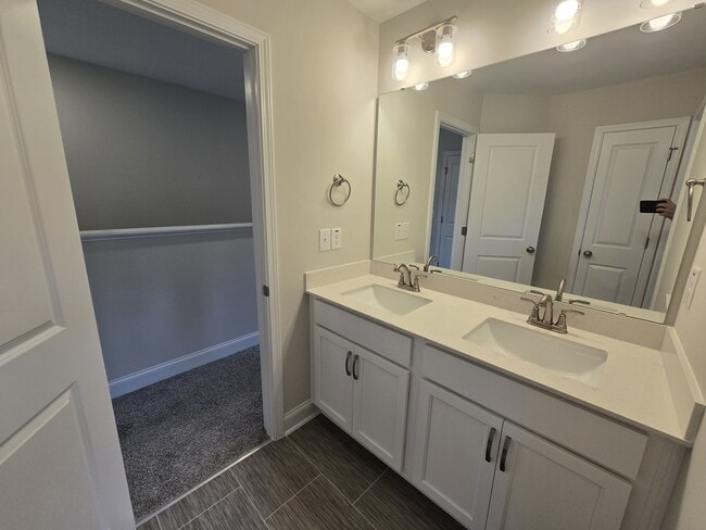 Building Photo - 463 Jackson Pond Dr