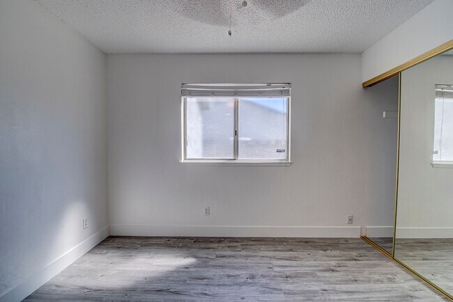 Building Photo - Status: Accepting Applications