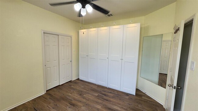 Building Photo - 700 Sweet Leaf Ln