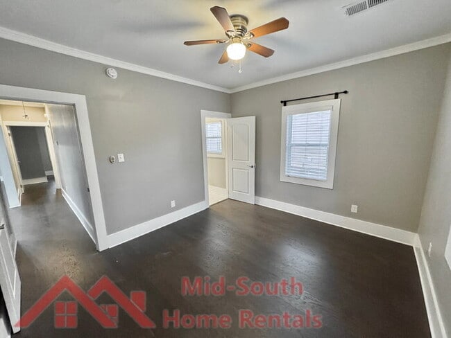 Building Photo - 1046 Tanglewood St