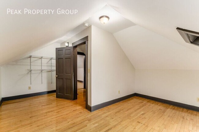 Building Photo - 180-182 W. 8th Avenue-182 W. 8th Avenue