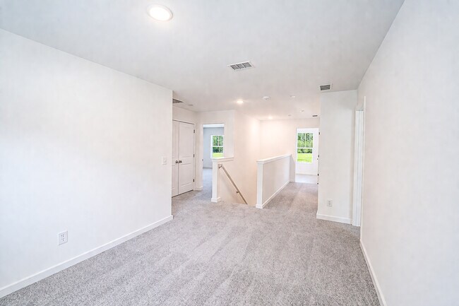 Building Photo - 154 Kingswood Cir