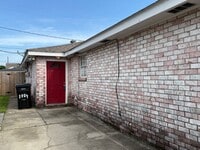 Building Photo - Shangri-la (Locator)
