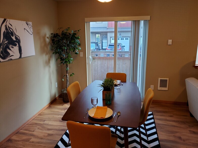 Building Photo - 176 N Township St