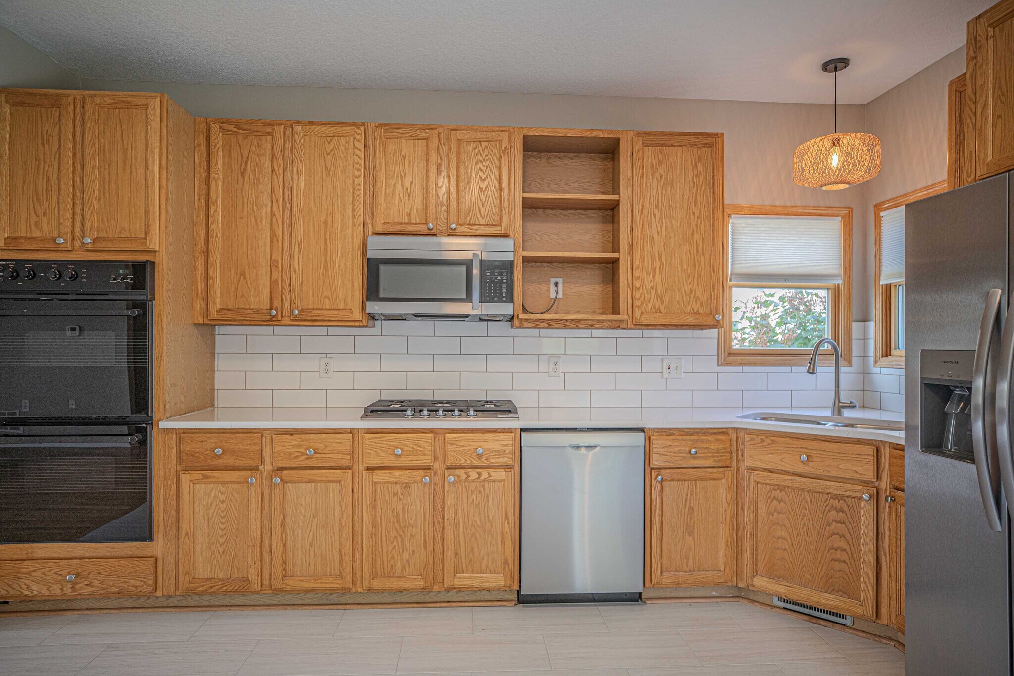 Building Photo - 15835 Hawthorn Dr