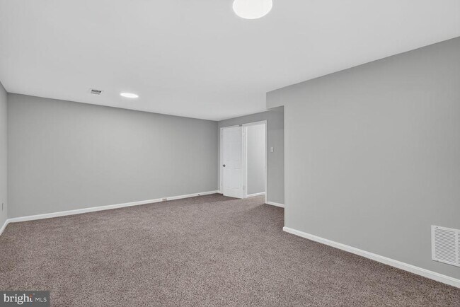 Building Photo - 8228 Goldstream Ct
