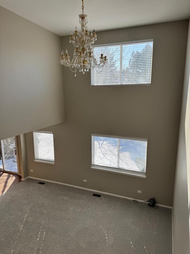 Building Photo - 689 E Whispering Oaks Ct