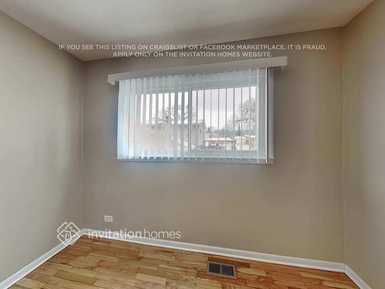 Building Photo - 421 Spruce Dr