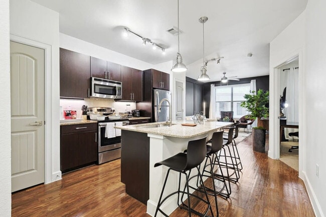 Building Photo - 5445 Town and Country Blvd