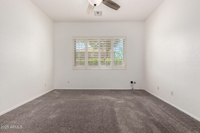 Building Photo - 2731 W Cottonwood Ln