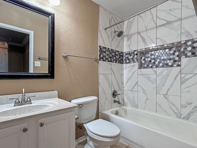 Building Photo - Spacious 4-Bedroom Home Near 1604 & Hwy 90