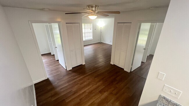 Building Photo - 2/2 Quiet and Cozy Palm Bay Unit AVAILABLE NOW! - $300 DISCOUNT AVAILABLE!
