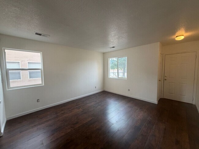 Building Photo - Chicoma Way 1832 NW