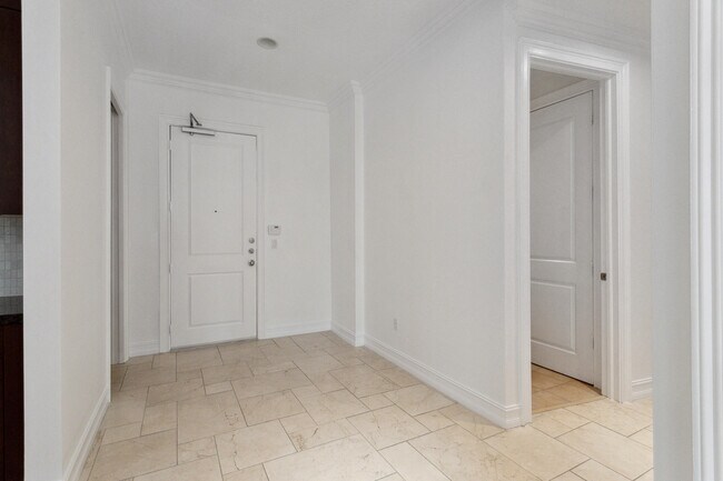 Building Photo - 12 SE 1st Ave